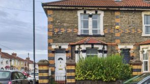 Renovation Potential in Kingswood photo